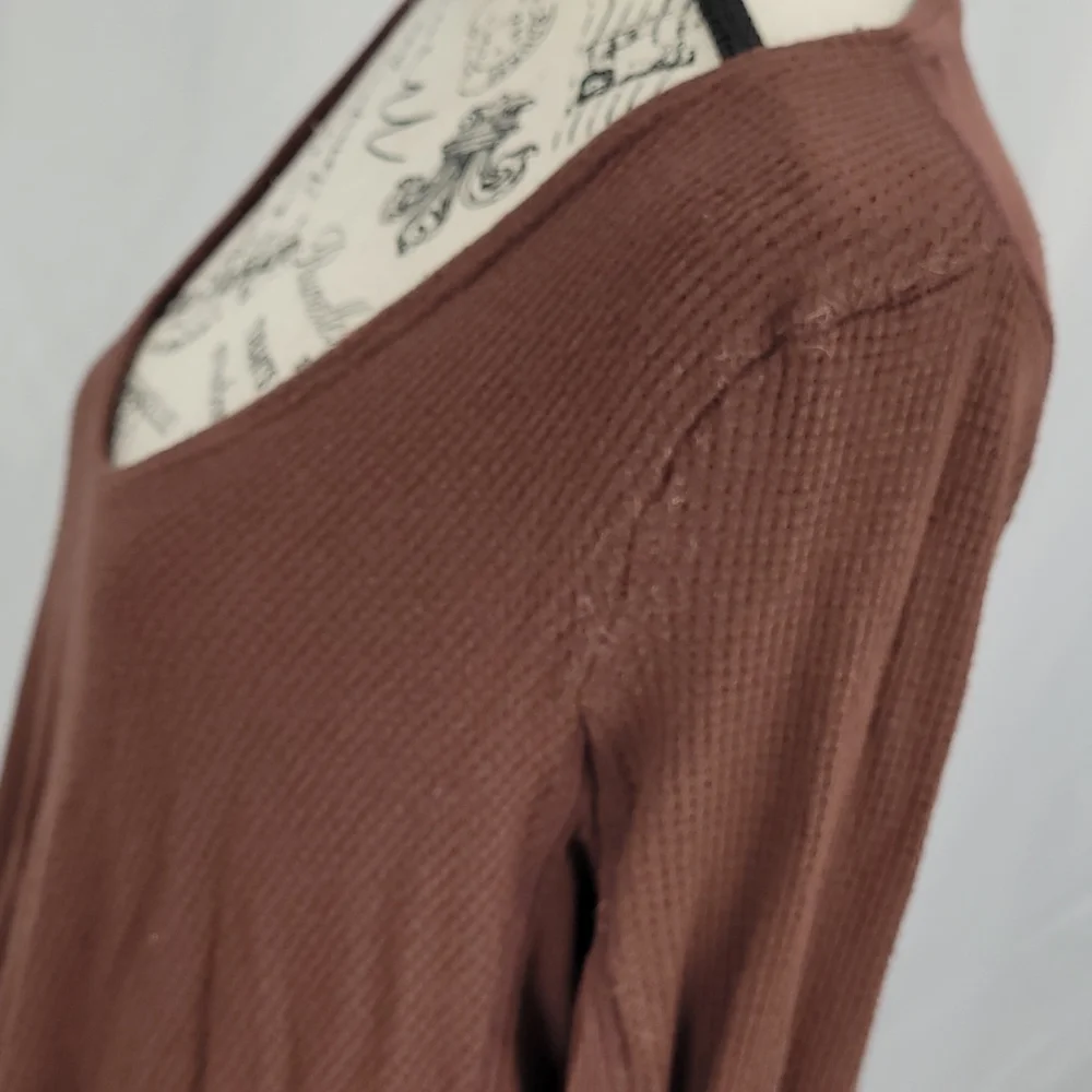 {We the free} p + s Long sleeve grunge look "destroyed" top - Picture 5 of 6